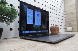 Apple Retina Macbook Pro 13 - 2020 - Használt, karcmentes