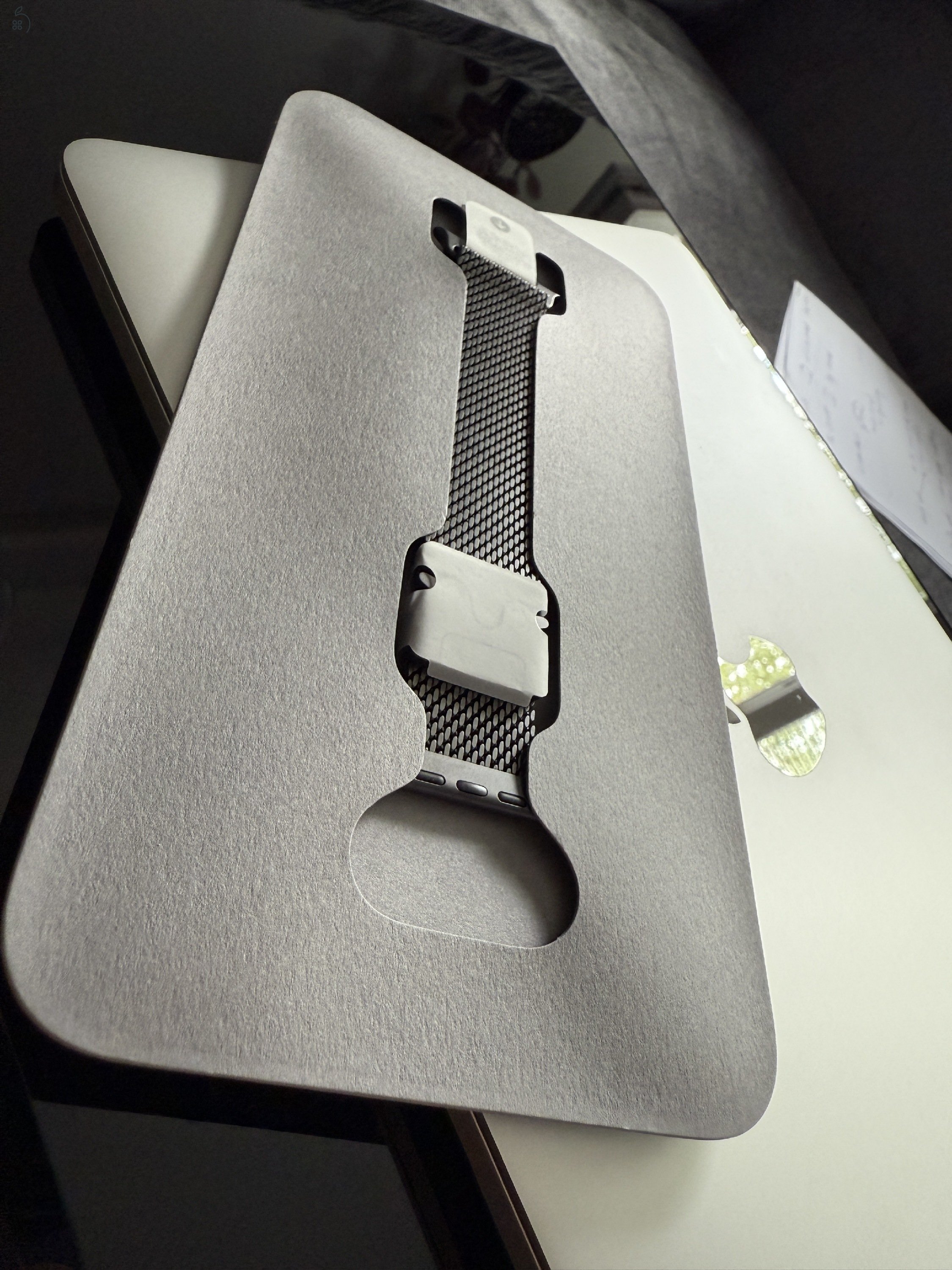 Gyári Apple 49 mm-es fekete titán milánói szíj – M Watch Ultra/Ultra2