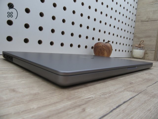 Apple Macbok 16 M1 Pro - 2021 - Új, garanciába cserélt