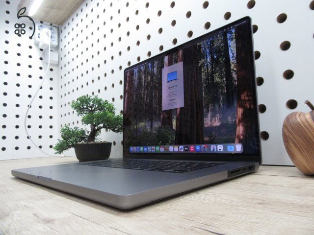 Apple Macbok 16 M1 Pro - 2021 - Új, garanciába cserélt
