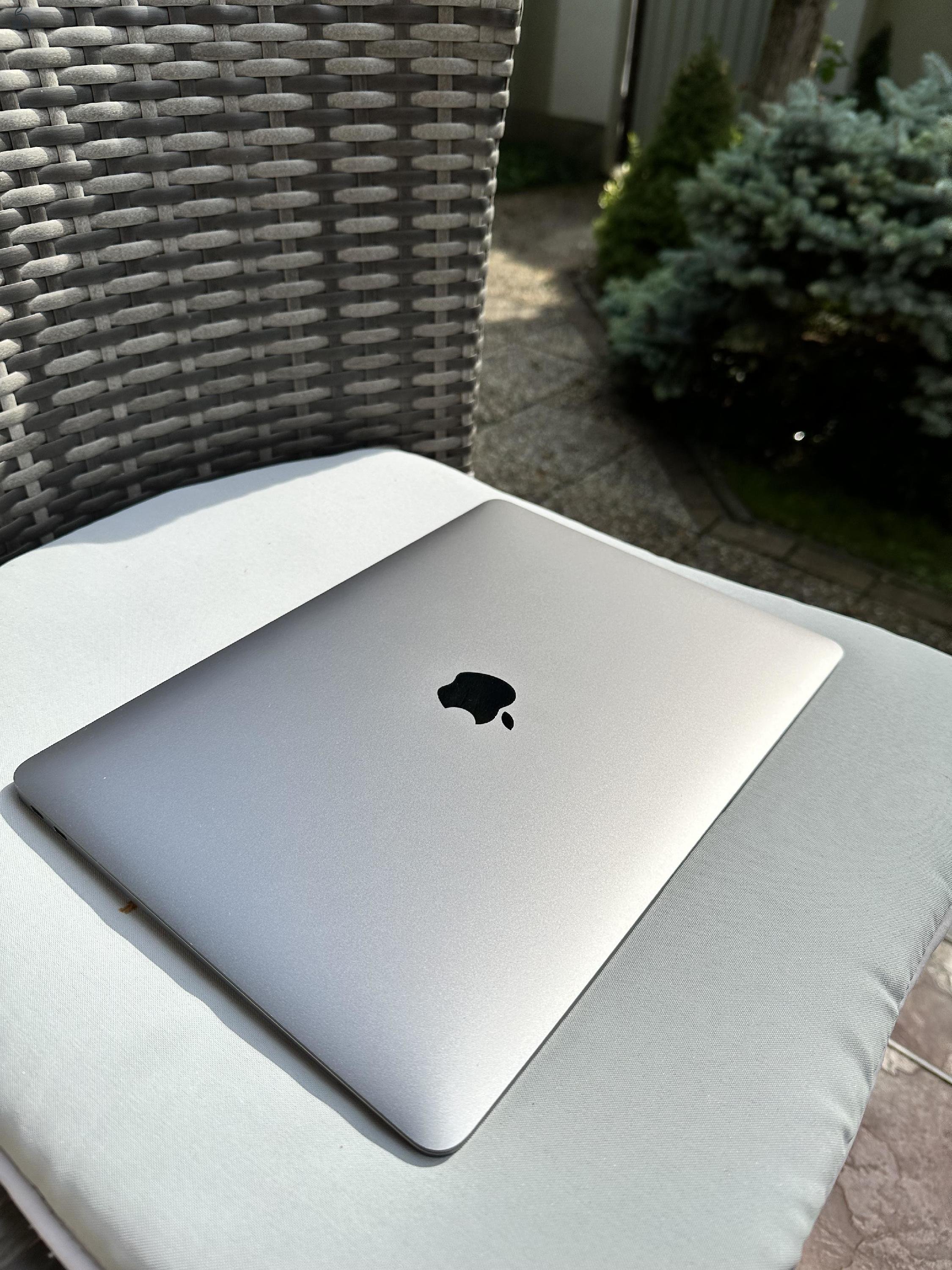 Eladó MacBook Air M1 13.3” – kiváló állapotban - 2024 8/256