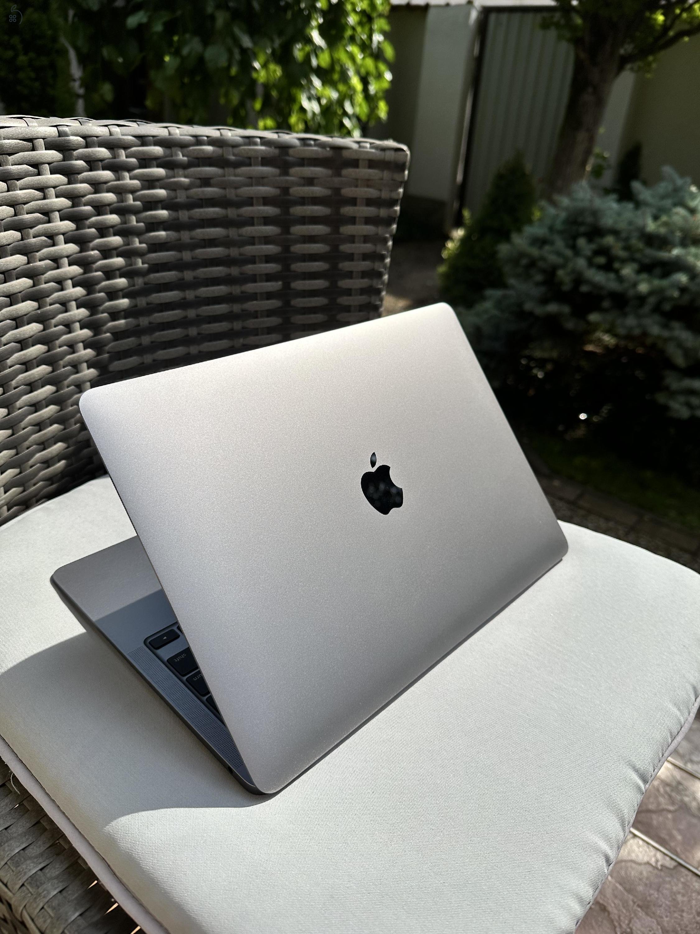 Eladó MacBook Air M1 13.3” – kiváló állapotban - 2024 8/256