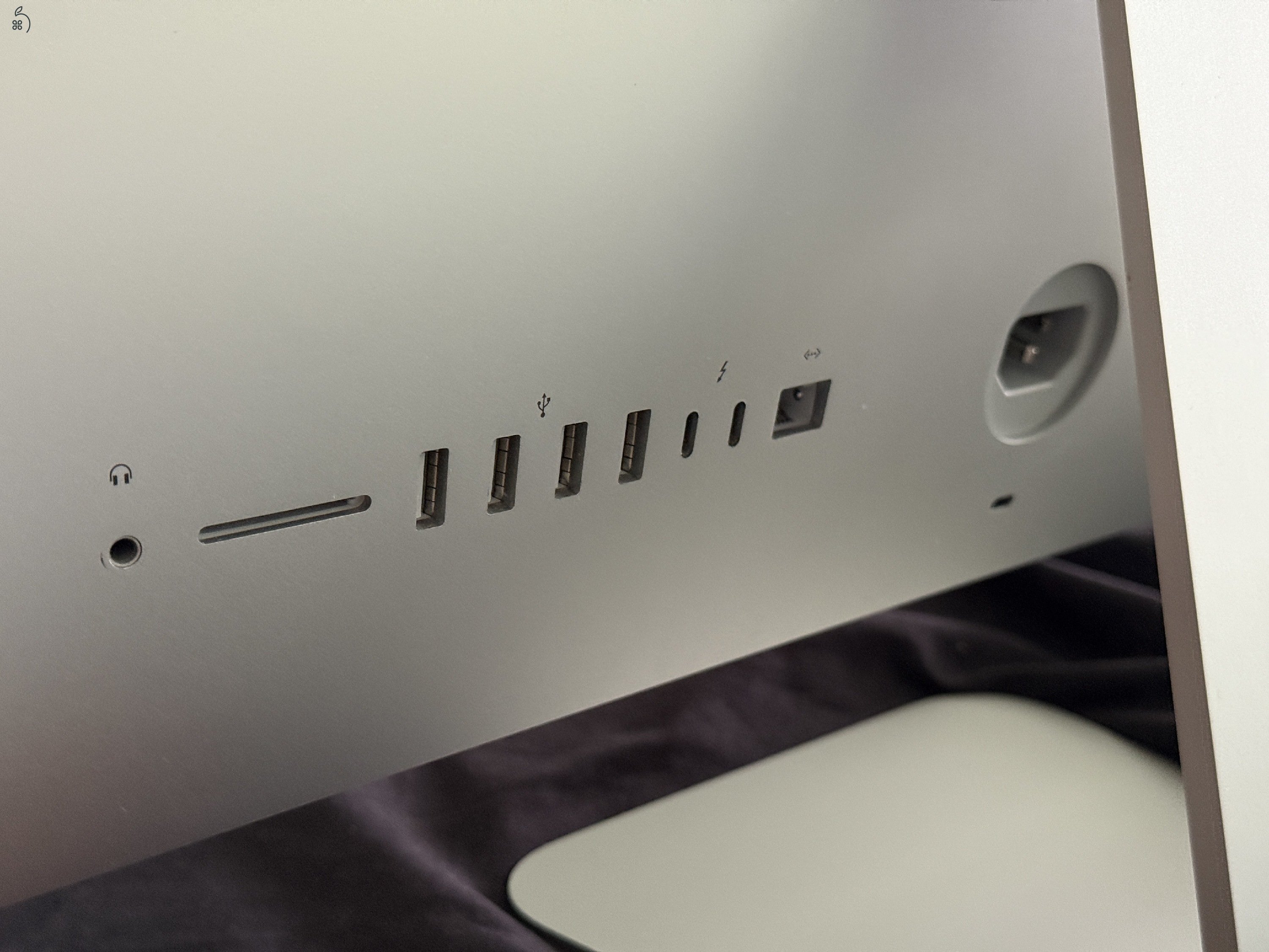 iMac 21,5