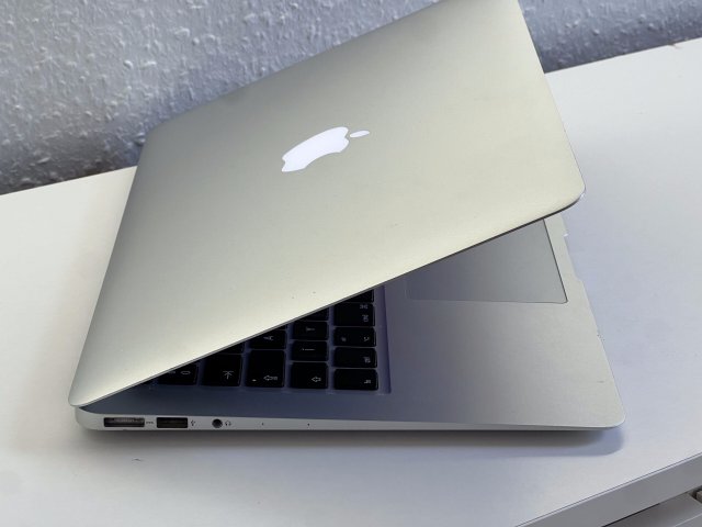 MacBook Air 2017 13 128GB 2 ÉV Garanciával Számlával