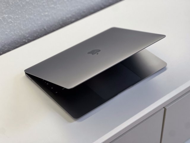 MacBook Air 2020 13 256GB 2 ÉV Garanciával Számlával