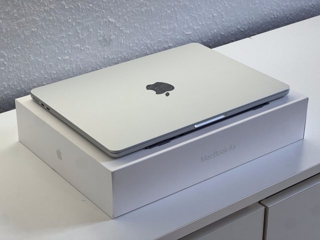 Hibátlan MacBook Air 2022 13 M2 256GB 2 ÉV Garanciával Számlával Aksi 100%