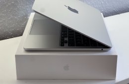 Hibátlan MacBook Air 2022 13 M2 256GB 2 ÉV Garanciával Számlával Aksi 100%