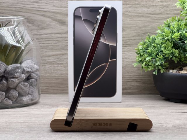 Hibátlan iPhone 16 Pro Max Natural Titanium 256GB 2 ÉV Garanciával Számlával Aksi 100%