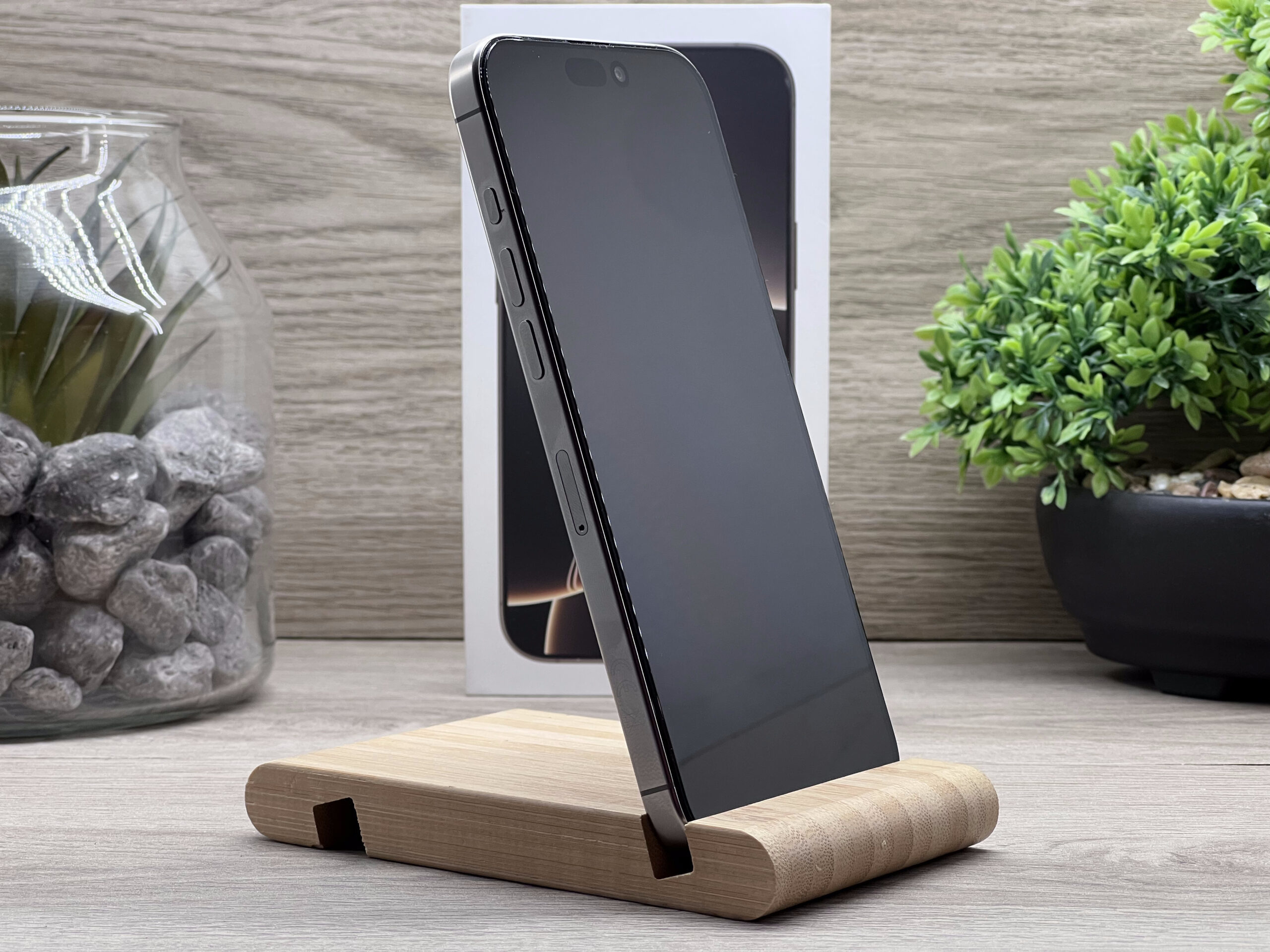 Hibátlan iPhone 16 Pro Max Natural Titanium 256GB 2 ÉV Garanciával Számlával Aksi 100%
