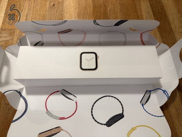 Apple Watch S4 40mm Gold Aluminum Pink Sand (GPS + CEL)