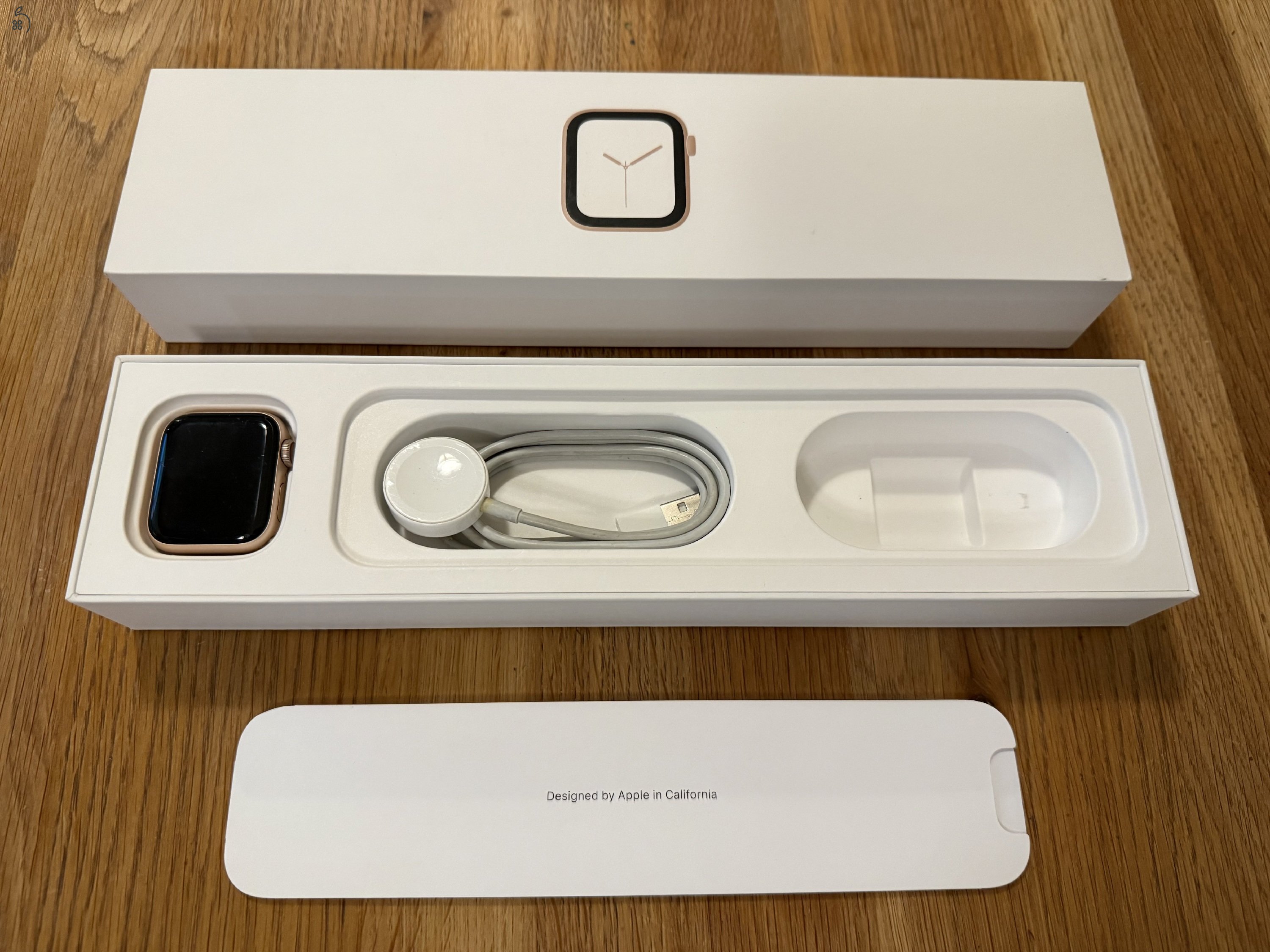 Apple Watch S4 40mm Gold Aluminum Pink Sand (GPS + CEL)