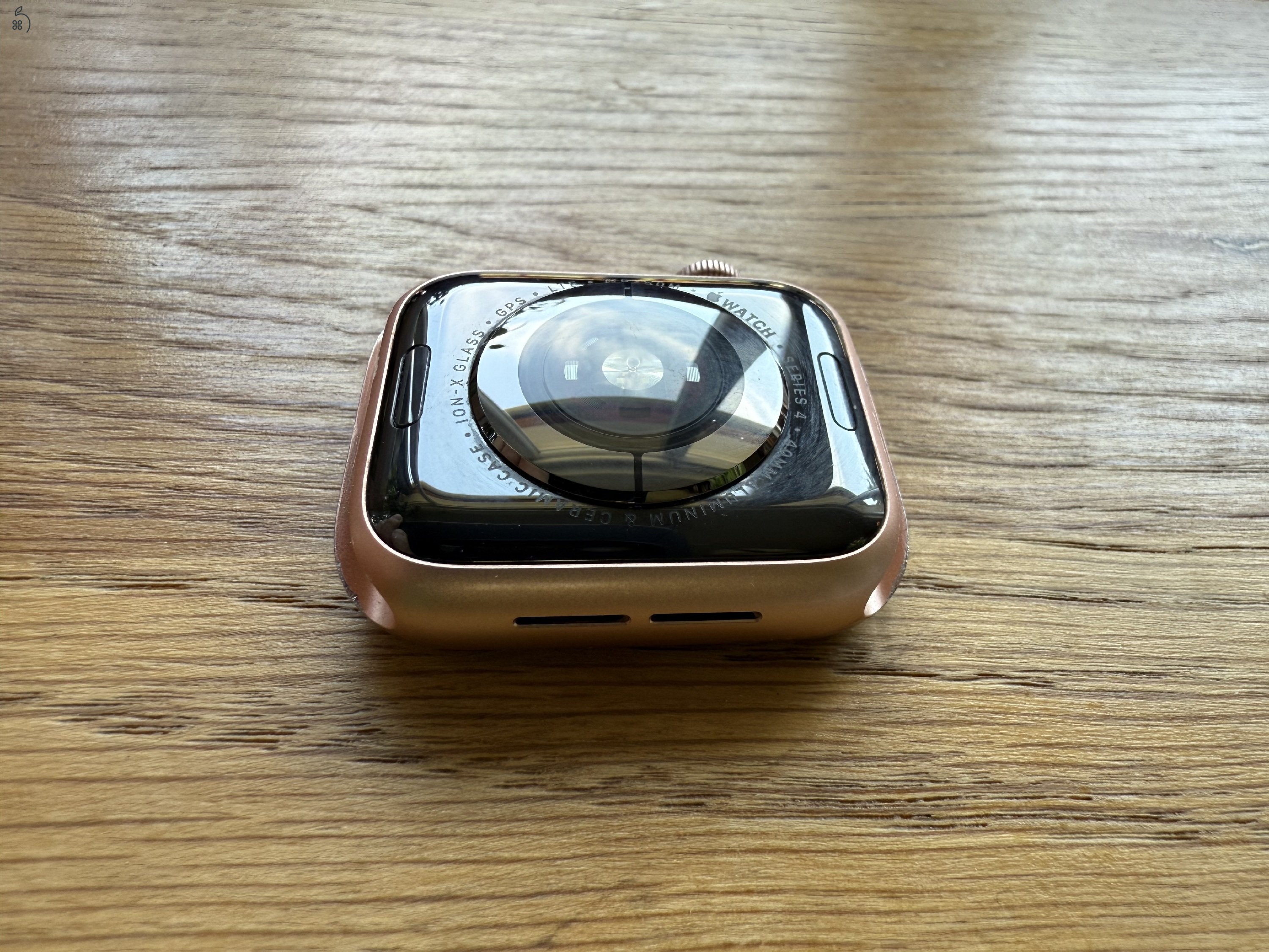 Apple Watch S4 40mm Gold Aluminum Pink Sand (GPS + CEL)