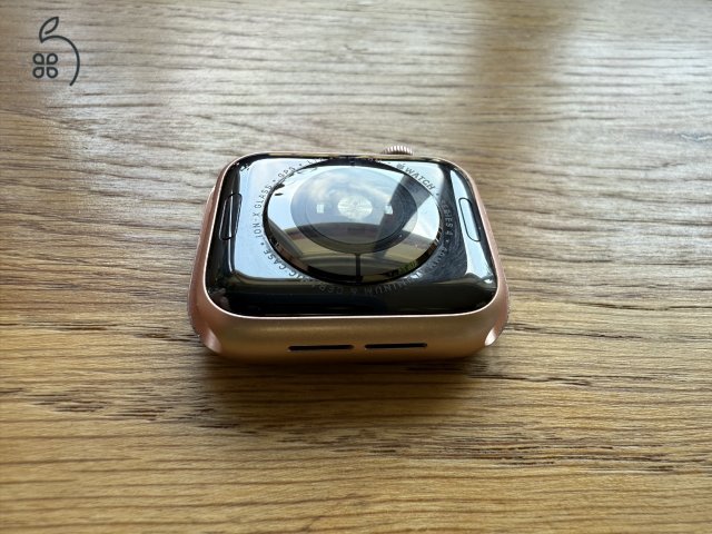 Apple Watch S4 40mm Gold Aluminum Pink Sand (GPS + CEL)