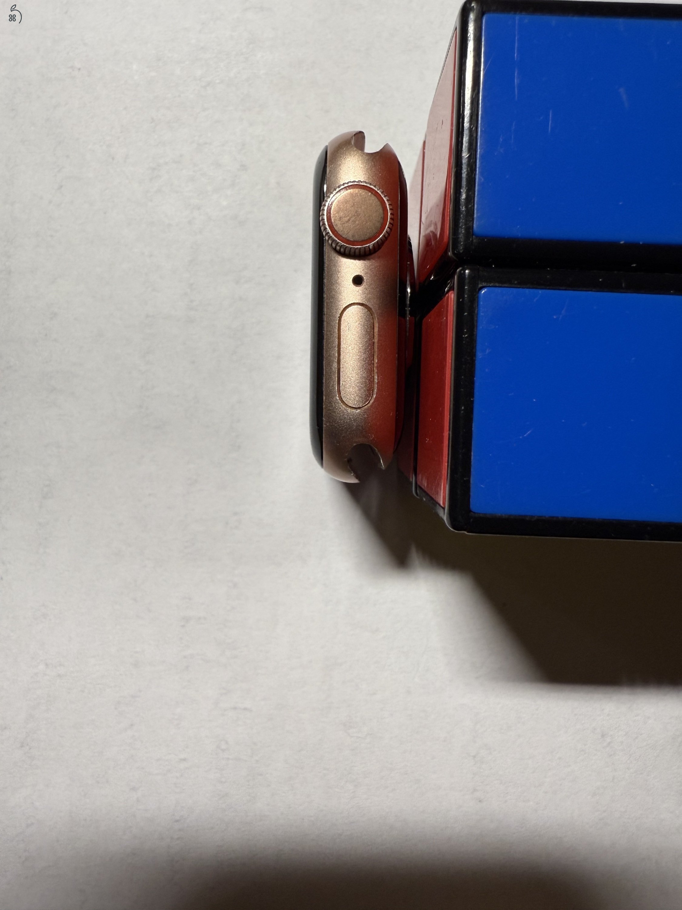 Apple Watch S4 40mm Gold Aluminum Pink Sand (GPS + CEL)