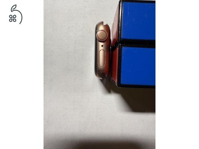 Apple Watch S4 40mm Gold Aluminum Pink Sand (GPS + CEL)
