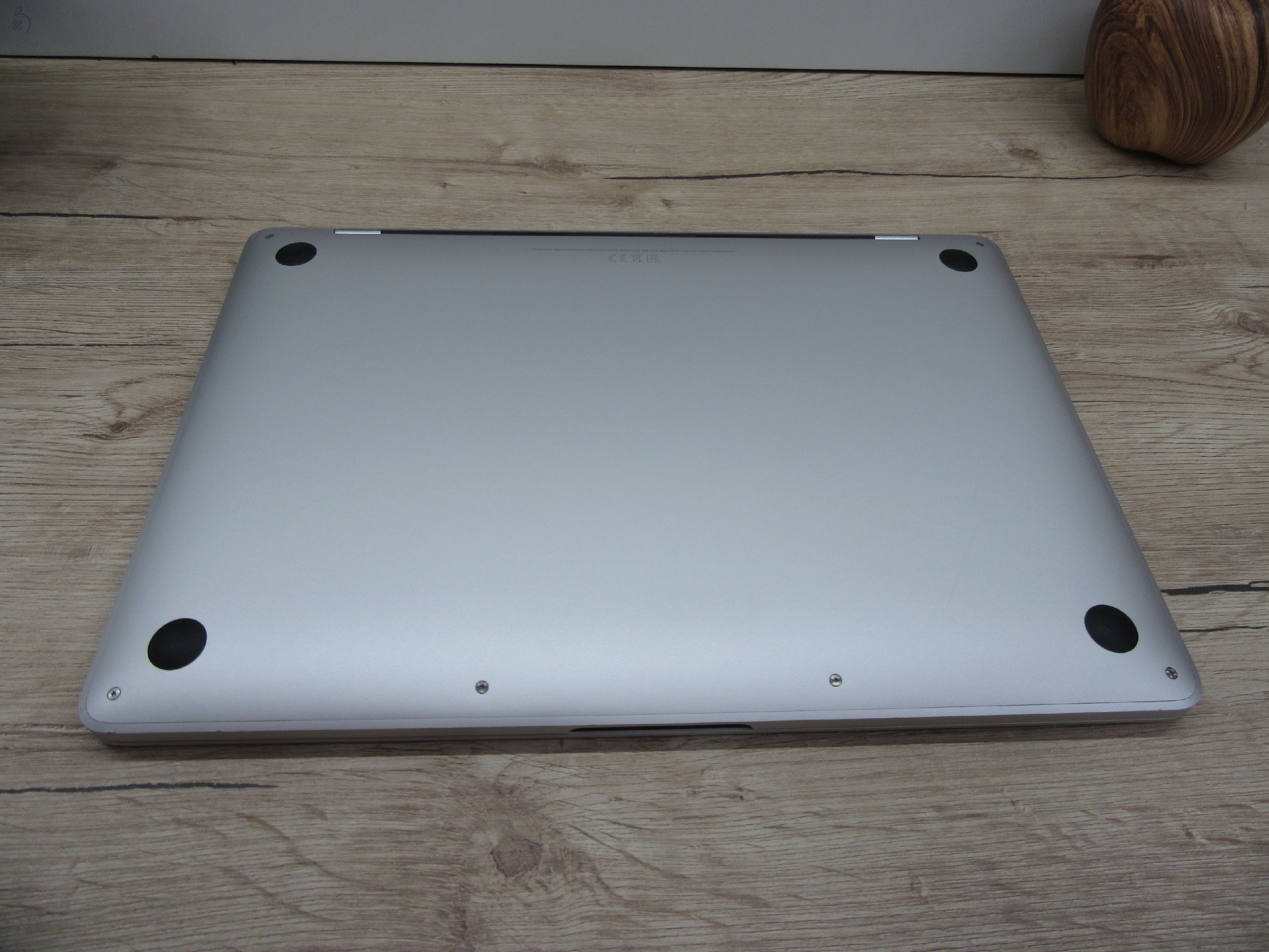 Apple Retina Macbook Pro 13 M1 Touchbar - 2021 - Használt, karcmentes