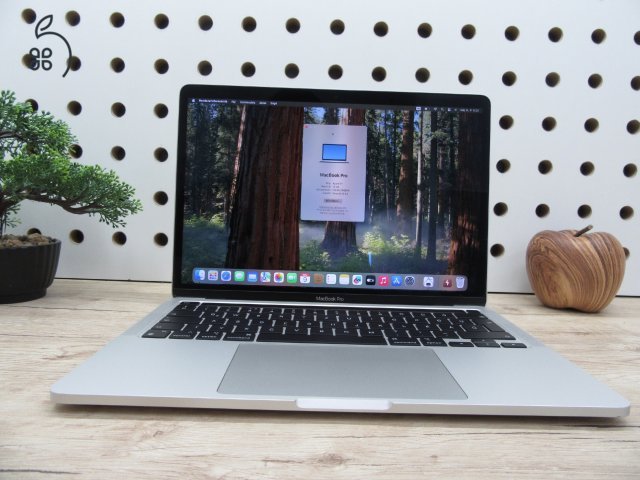 Apple Retina Macbook Pro 13 M1 Touchbar - 2021 - Használt, karcmentes