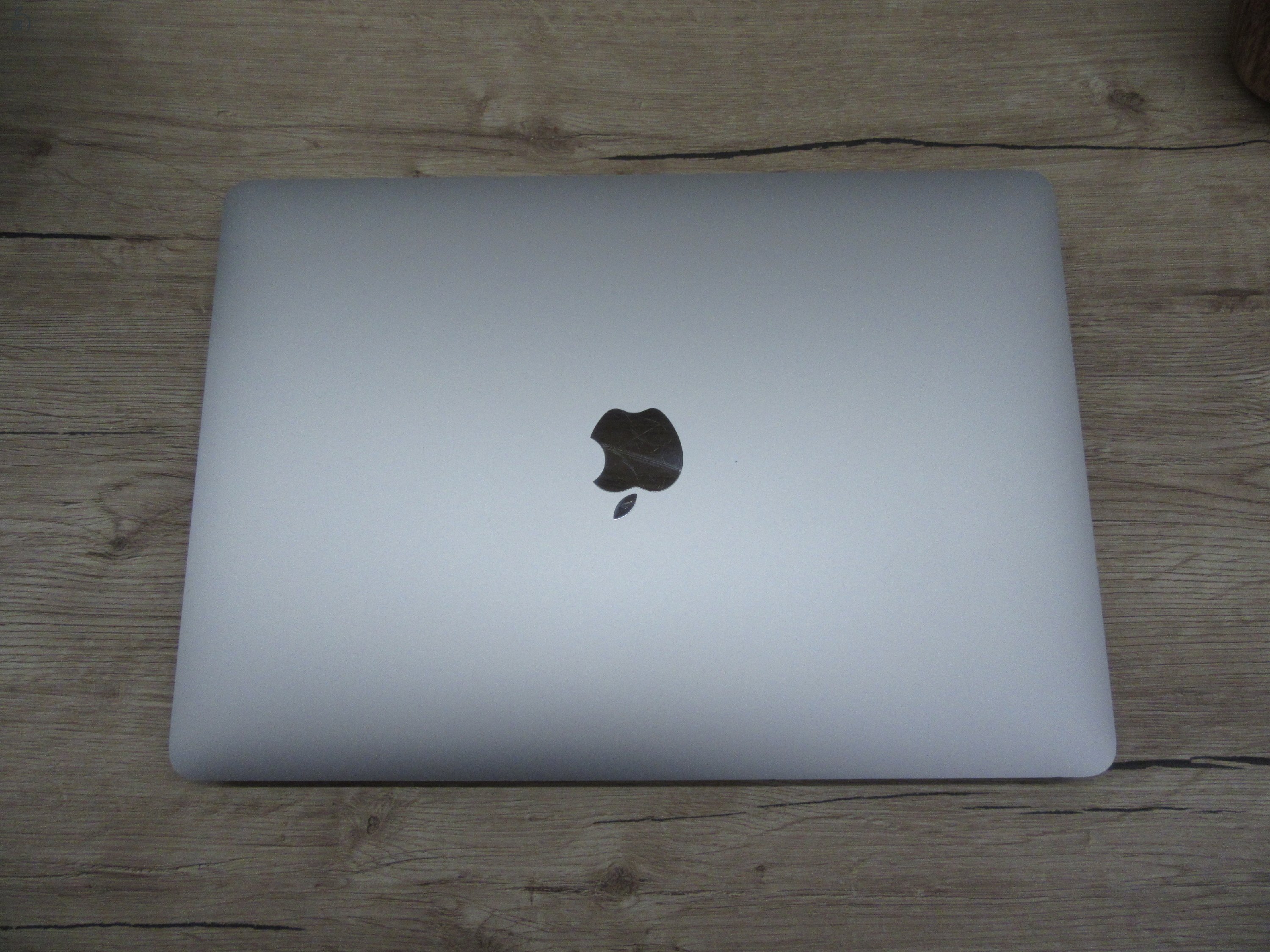 Apple Retina Macbook Pro 13 M1 Touchbar - 2021 - Használt, karcmentes
