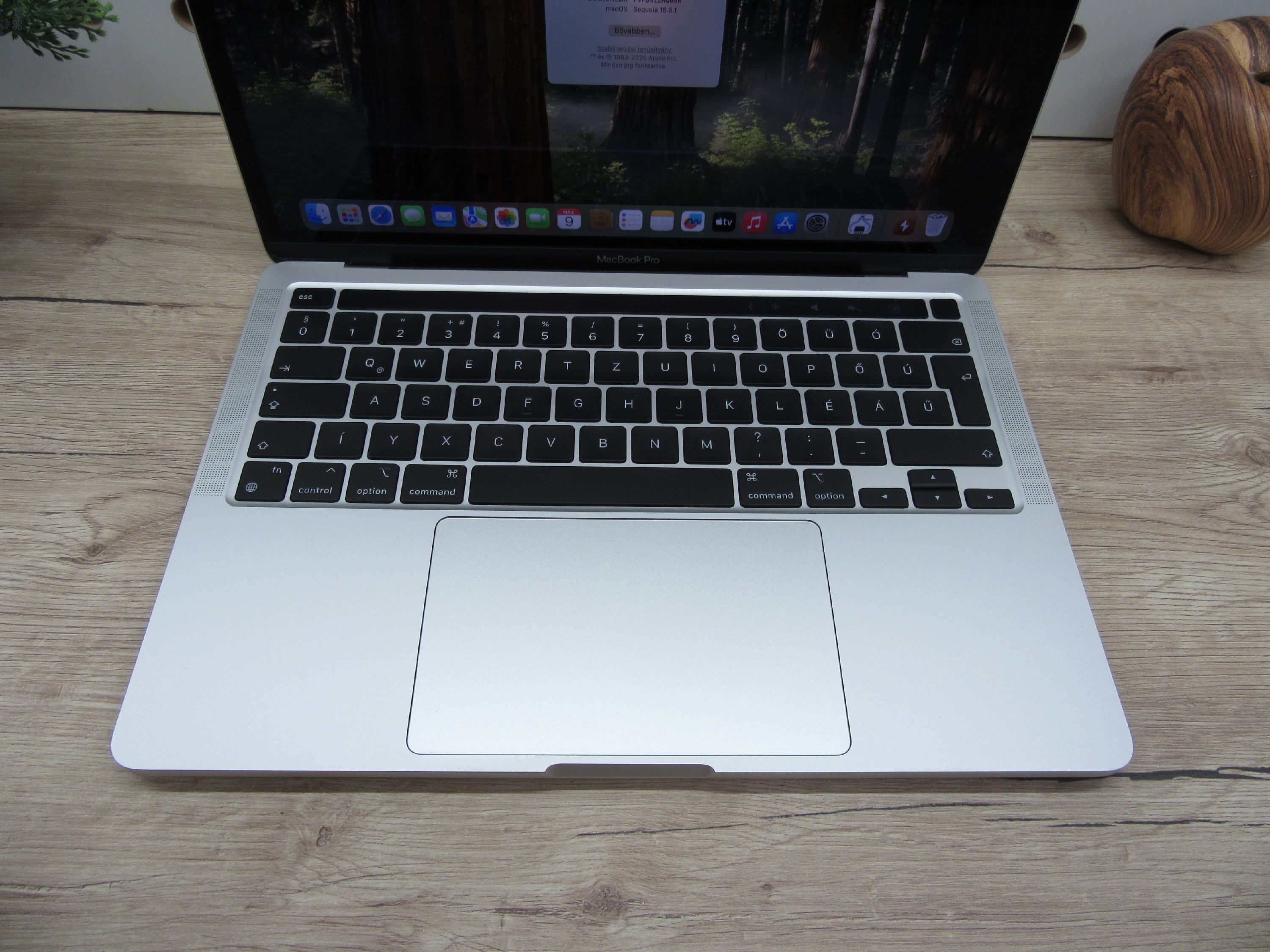 Apple Retina Macbook Pro 13 M1 Touchbar - 2021 - Használt, karcmentes