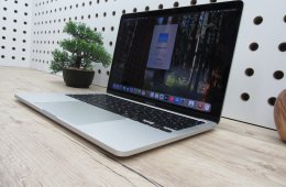 Apple Retina Macbook Pro 13 M1 Touchbar - 2021 - Használt, karcmentes