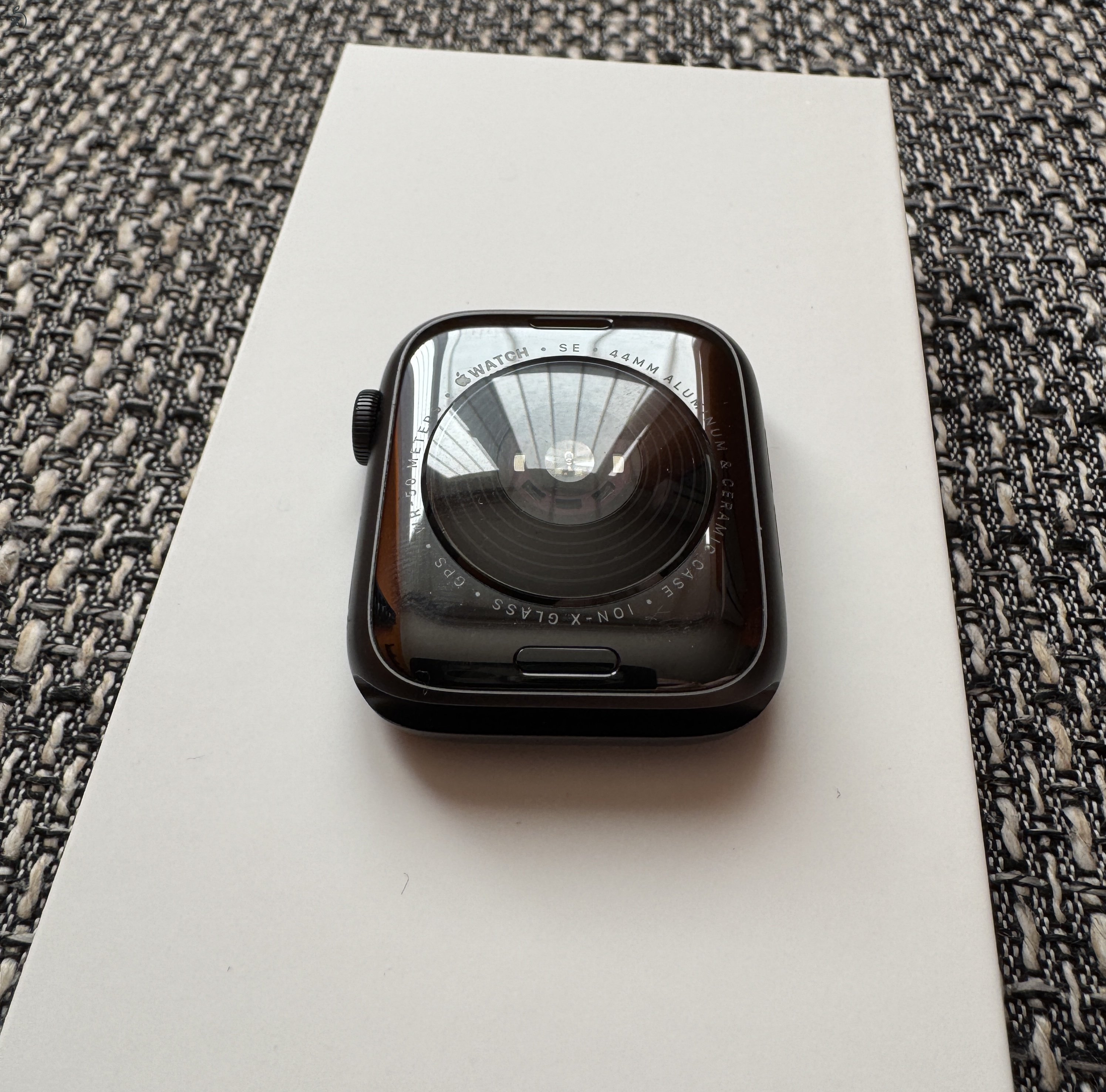Apple Watch SE (2020) Space Gray 44 mm, 89% aksi, Apple.com számla