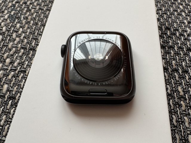 Apple Watch SE (2020) Space Gray 44 mm, 89% aksi, Apple.com számla