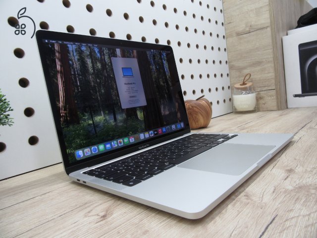  Apple Retina Macbook Pro 13 M1 Touchbar - 2021 - Használt, karcmentes 