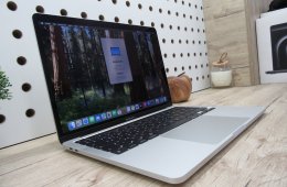  Apple Retina Macbook Pro 13 M1 Touchbar - 2021 - Használt, karcmentes 