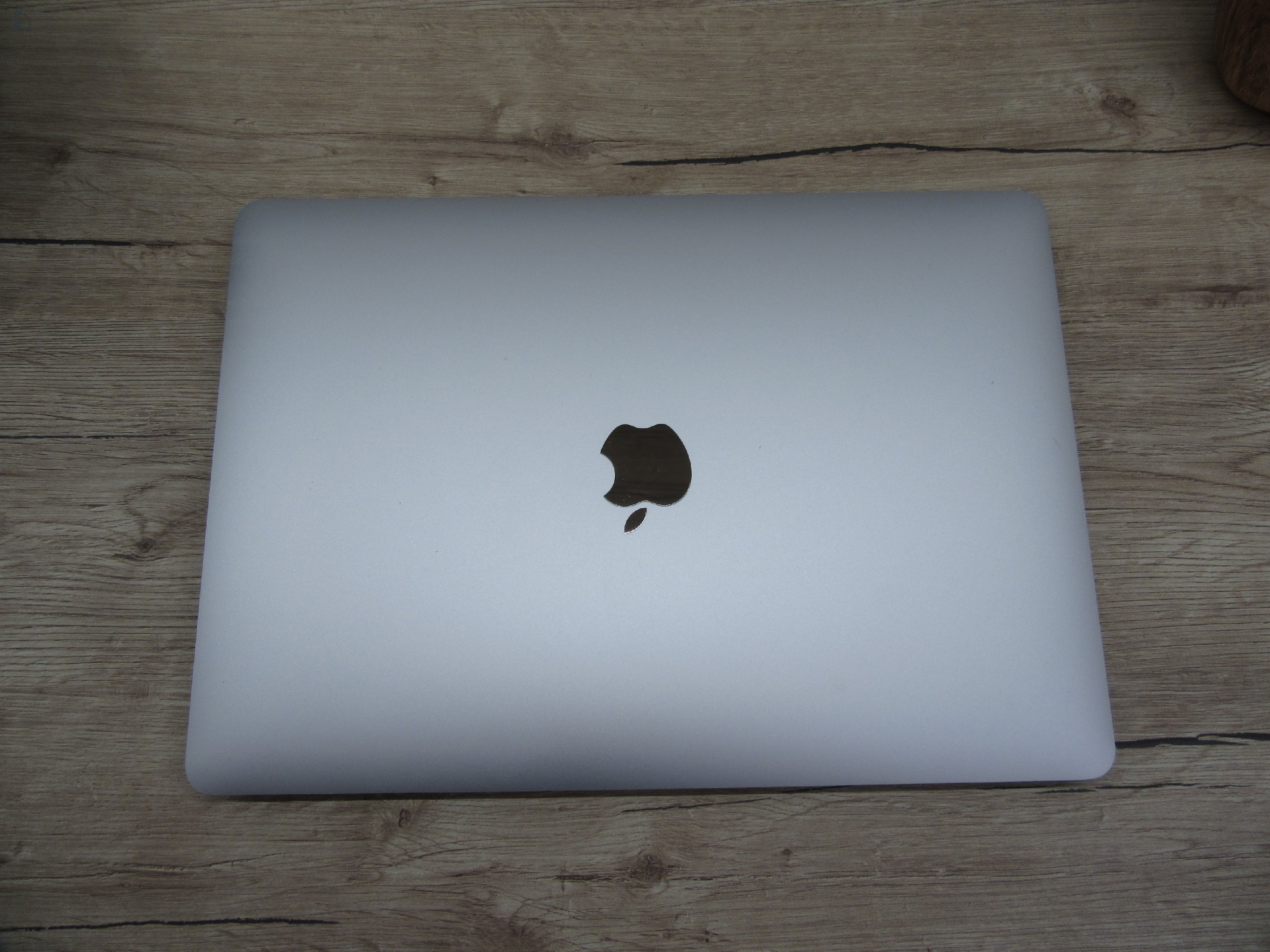  Apple Retina Macbook Pro 13 M1 Touchbar - 2021 - Használt, karcmentes 