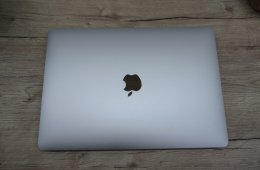  Apple Retina Macbook Pro 13 M1 Touchbar - 2021 - Használt, karcmentes 
