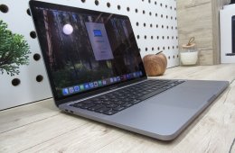  Apple Retina Macbook Pro 13 M1 Touchbar - 2021 - Használt, karcmentes 