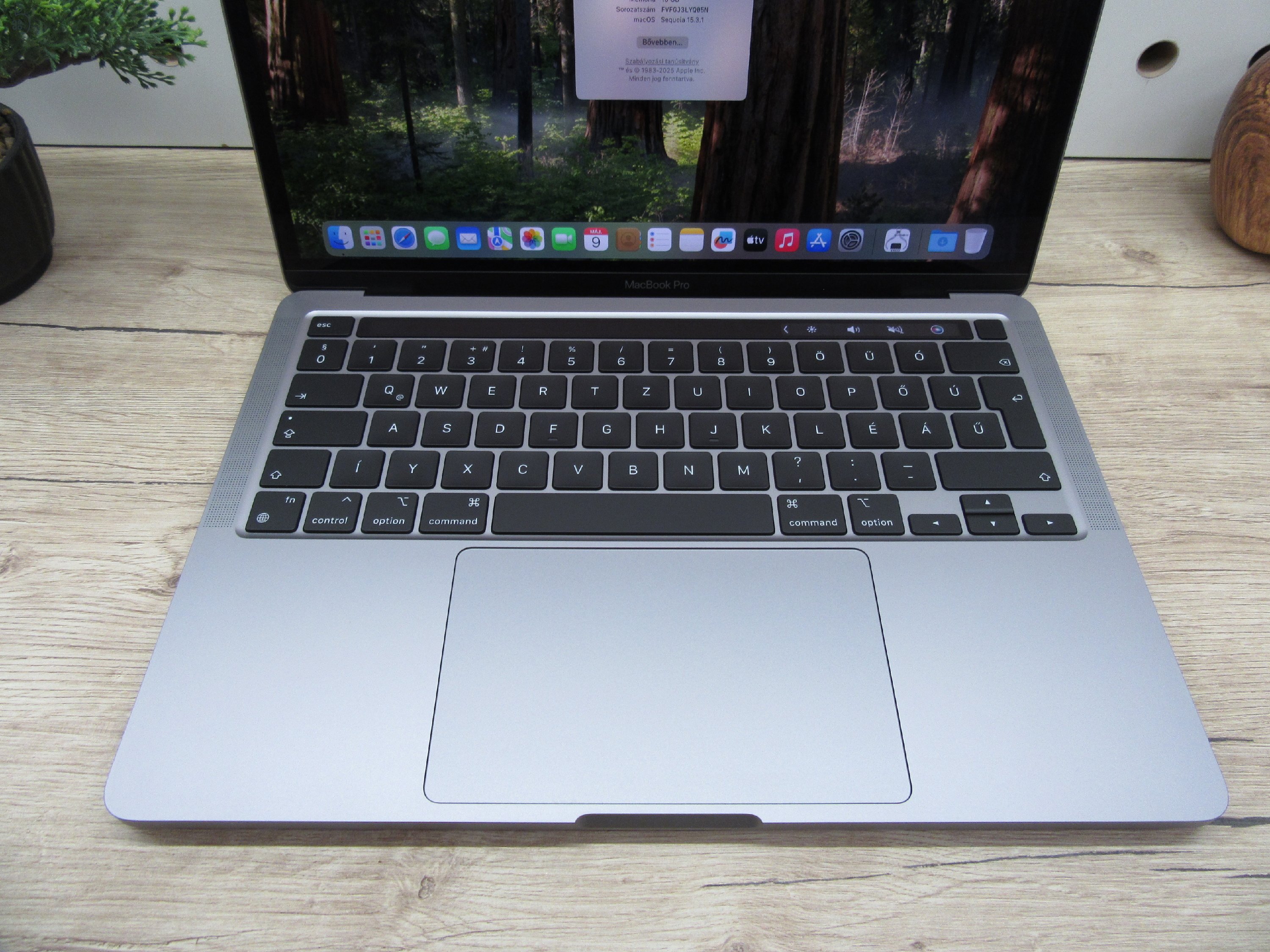  Apple Retina Macbook Pro 13 M1 Touchbar - 2021 - Használt, karcmentes 