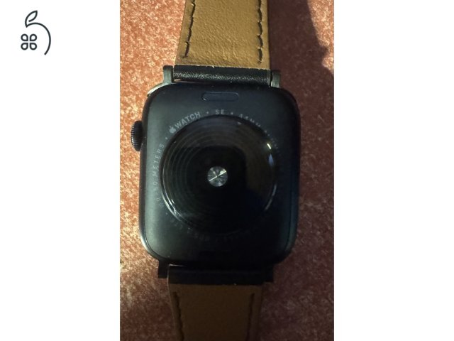 Apple Watch SE (GPS + Cellular) (2. generáció), 44 mm