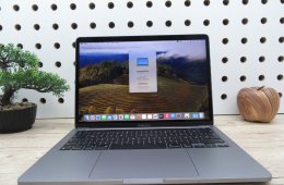  Apple Retina Macbook Pro 13 M2 Touchbar - 2021 - Használt, karcmentes 