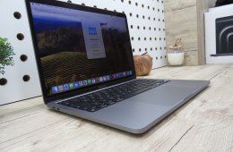  Apple Retina Macbook Pro 13 M2 Touchbar - 2021 - Használt, karcmentes 
