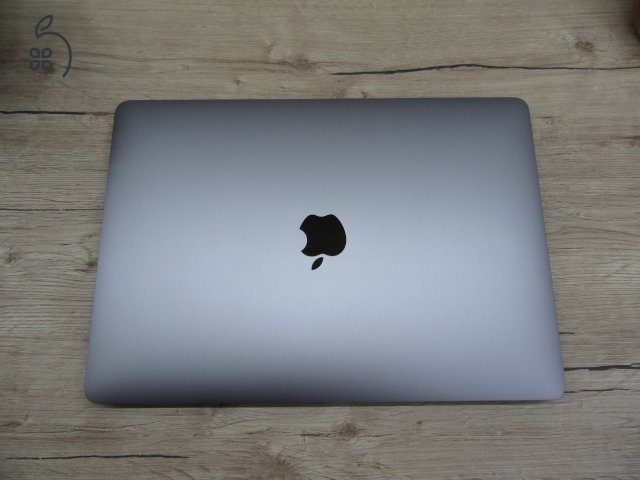  Apple Retina Macbook Pro 13 M2 Touchbar - 2021 - Használt, karcmentes 
