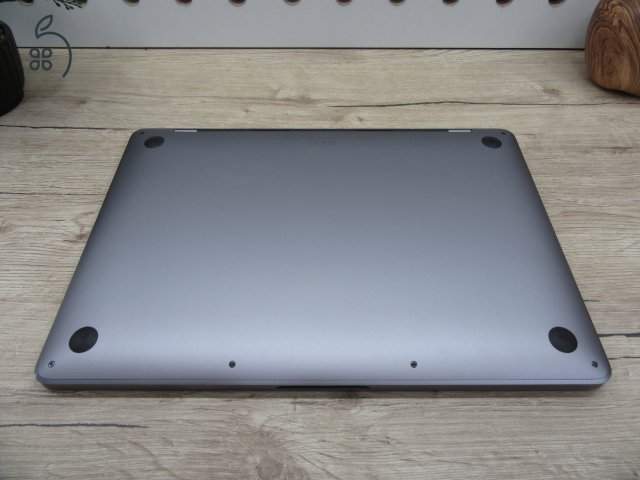 Apple Retina Macbook Pro 13 M2 Touchbar - 2021 - Használt, karcmentes 