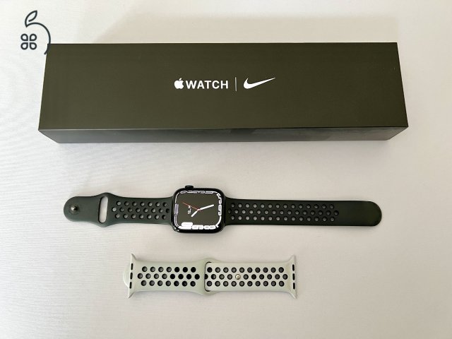 Apple Watch 7 45 mm Nike fekete 