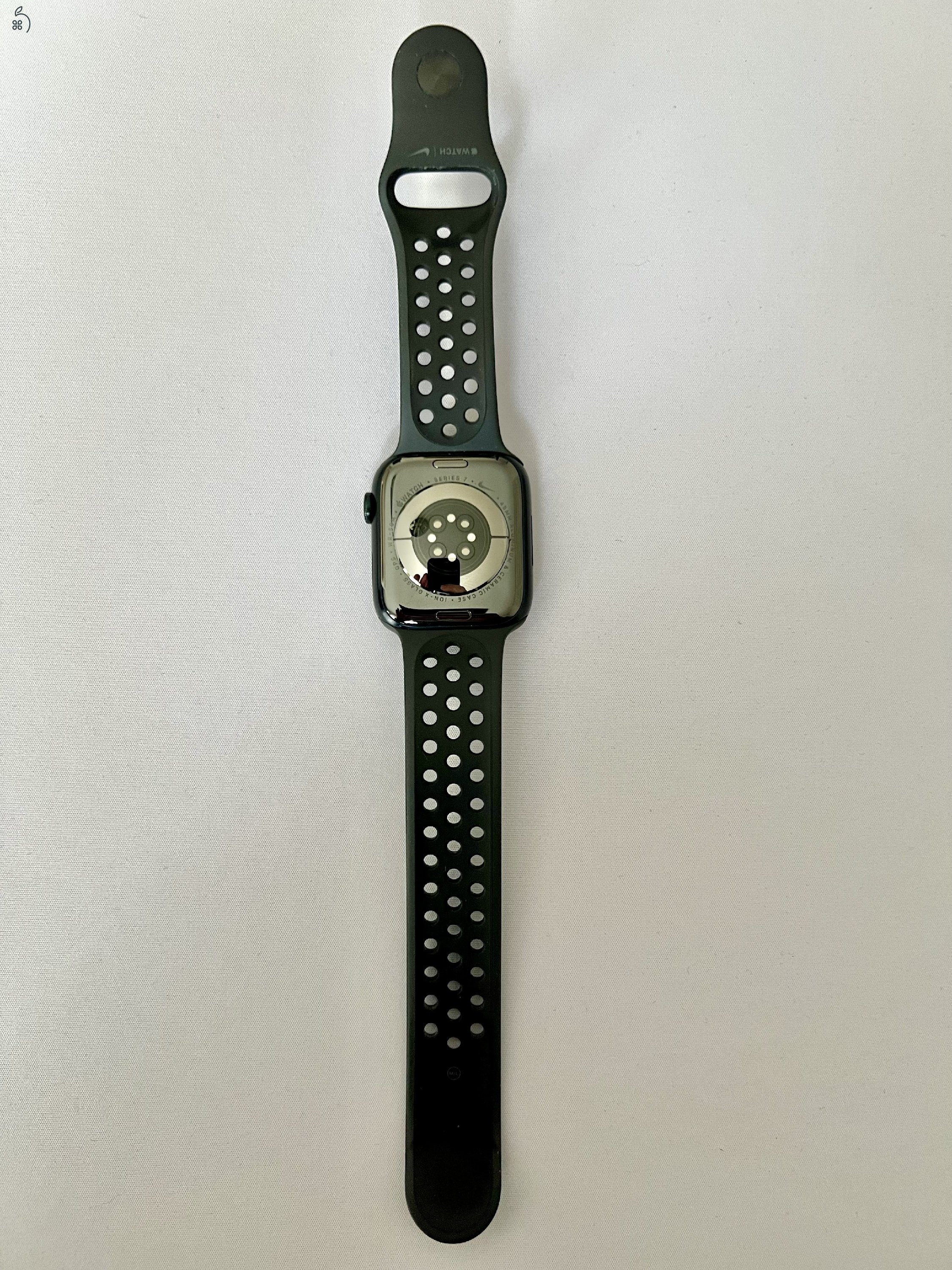 Apple Watch 7 45 mm Nike fekete 
