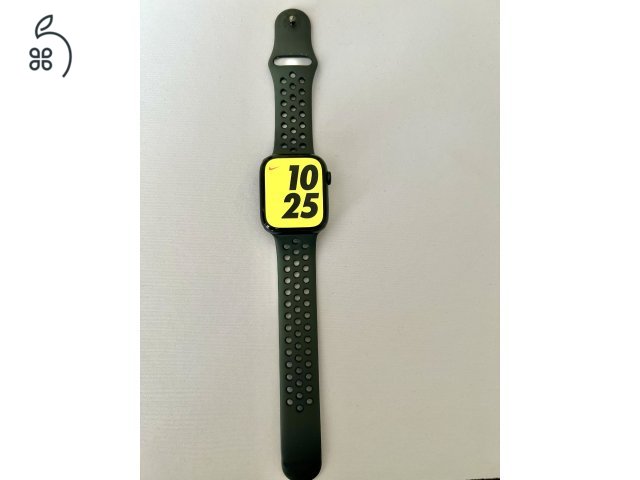 Apple Watch 7 45 mm Nike fekete 