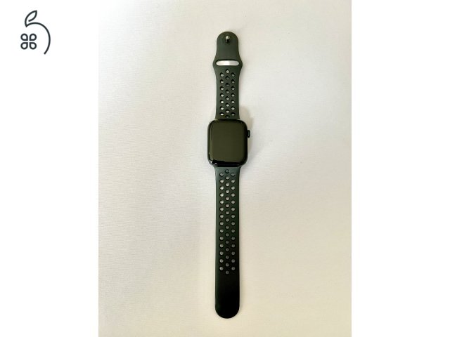 Apple Watch 7 45 mm Nike fekete 
