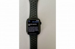 Apple Watch 7 45 mm Nike fekete 