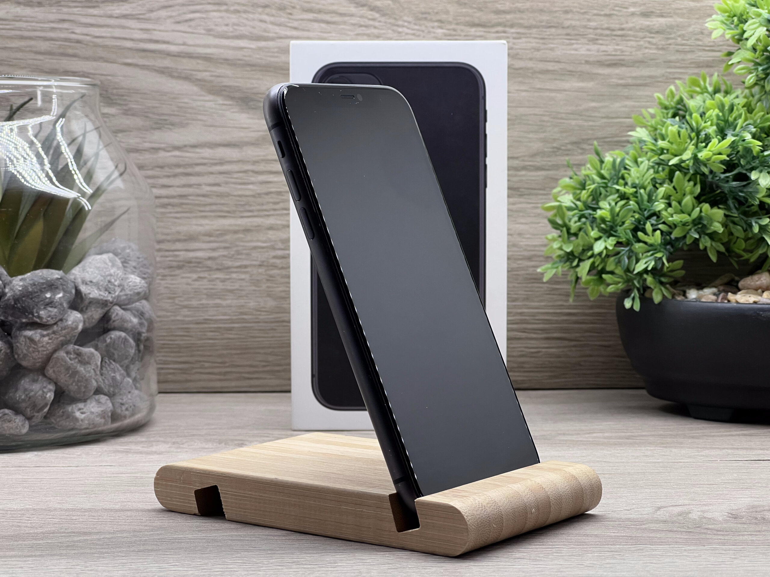iPhone 11 Black 128GB 2 ÉV Garanciával Számlával Aksi 100%