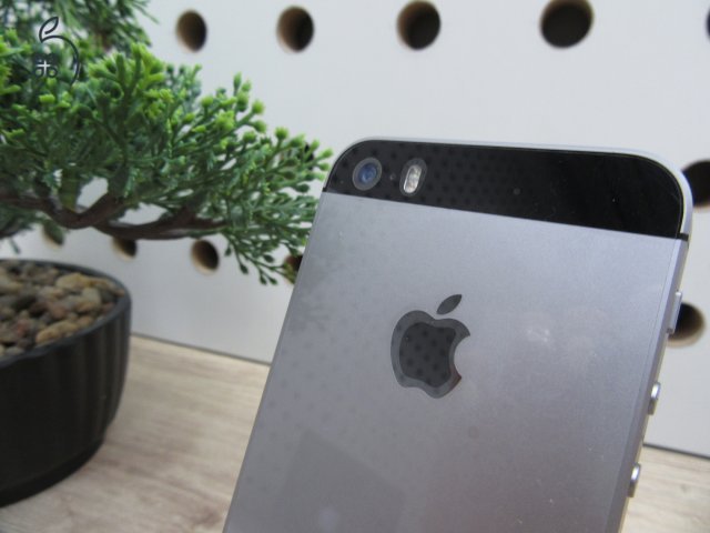 Apple iPhone SE - Space Gray - Új