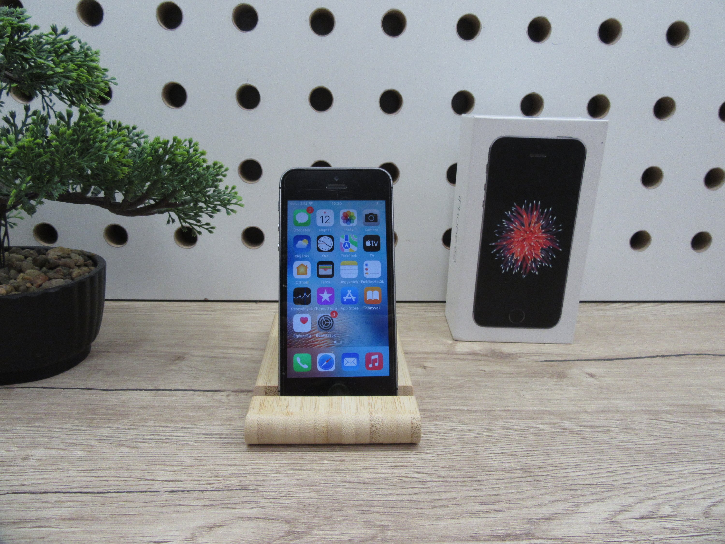 Apple iPhone SE - Space Gray - Új