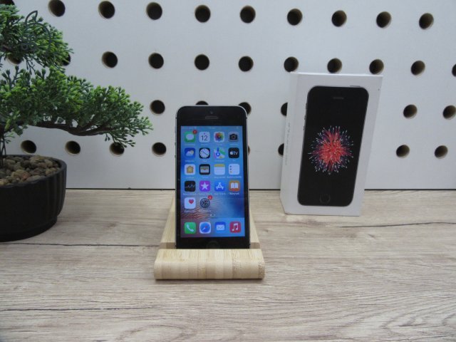Apple iPhone SE - Space Gray - Új
