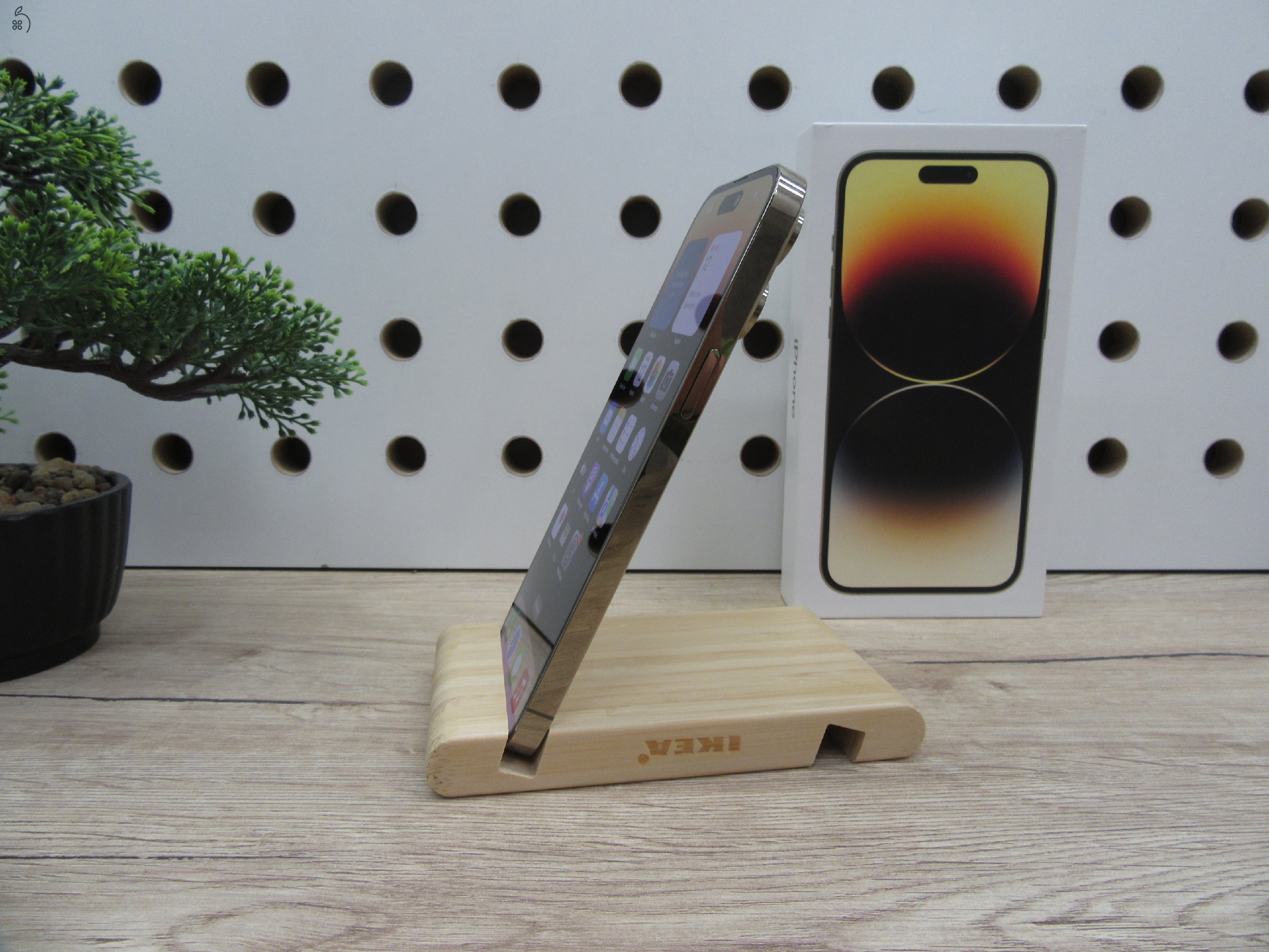 Apple iPhone 14 Pro Max - Gold - Használt, karcmentes