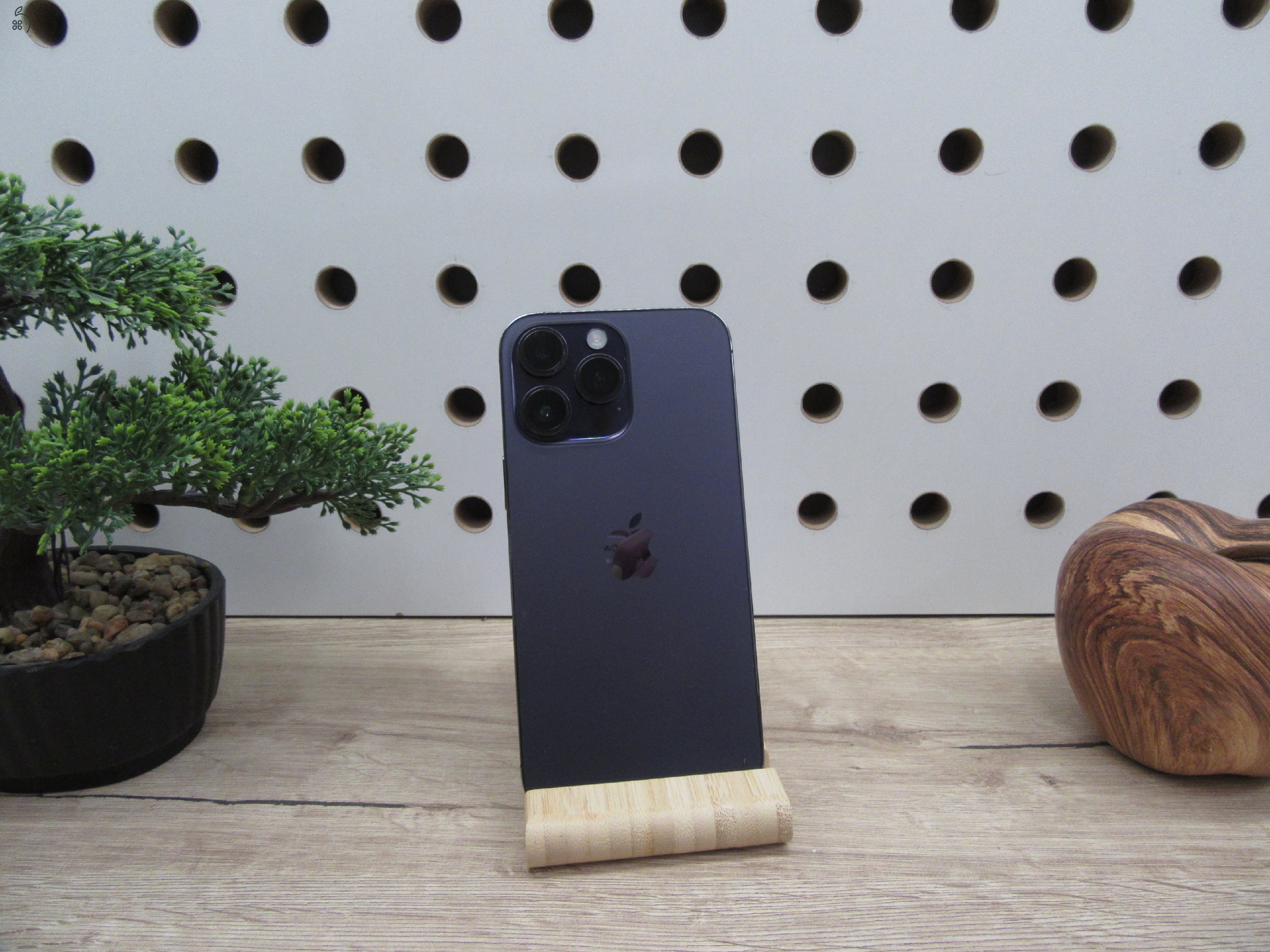 Apple iPhone 14 Pro Max - Deep Max - Használt, karcmentes