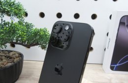 Apple iPhone 15 Pro Max - Black Titanium - Használt, karcmentes