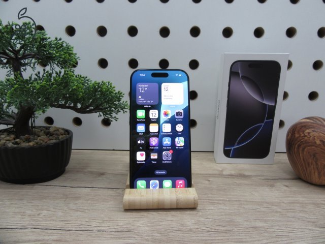 Apple iPhone 15 Pro Max - Black Titanium - Használt, karcmentes